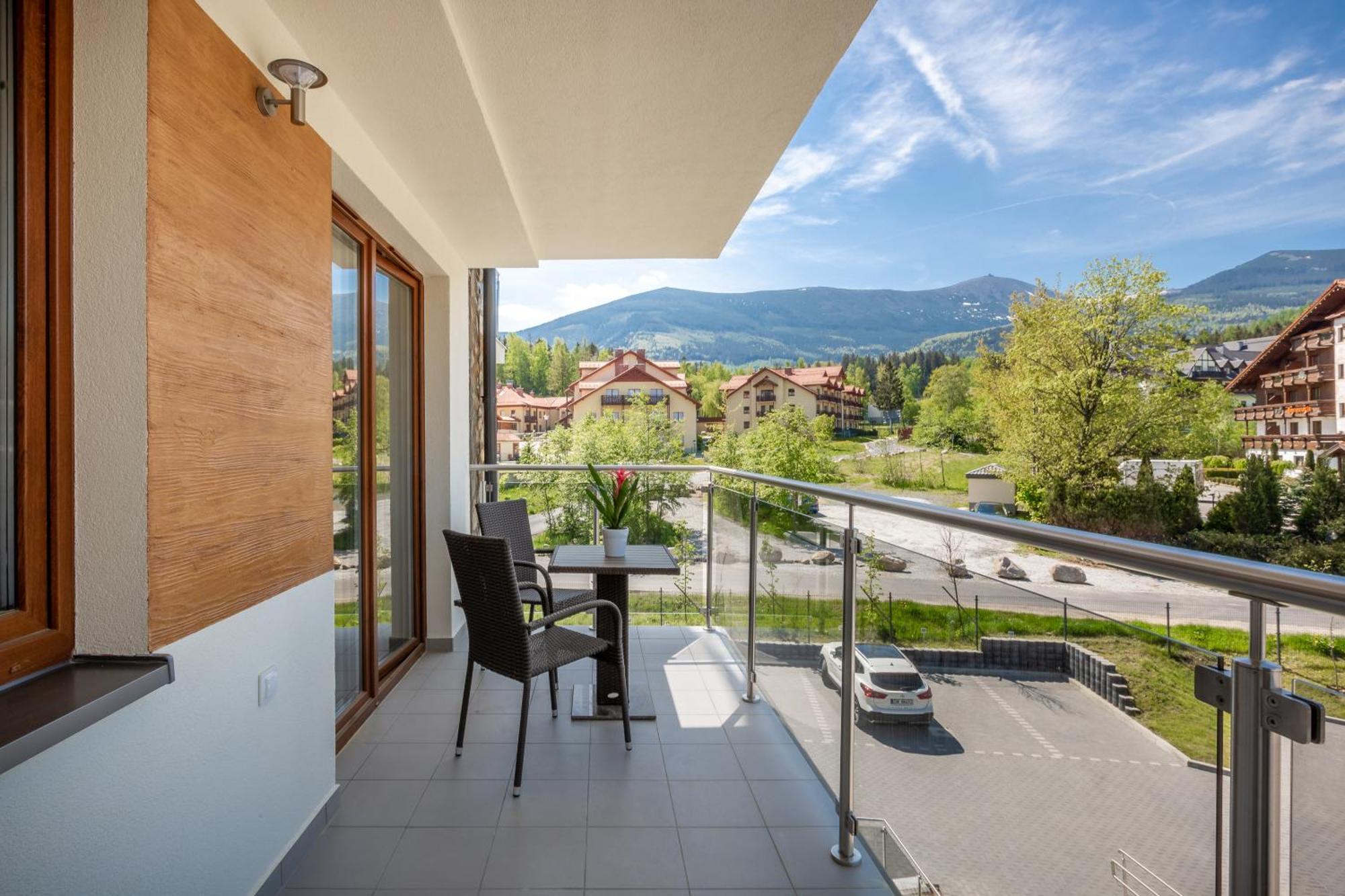 Apartamenty Bluesky - Ogrodnicza 7 I 9 - Z Widokiem Na Gory, W Zielonej Okolicy, Blisko Centrum I Atrakcji Karpacza Habitación foto